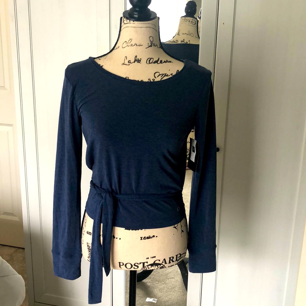 Gap nwt workout shirt